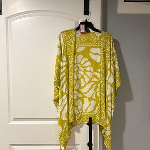 Vince Camuto Mustard and White Kimono